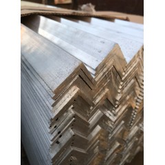 Алюминиевый уголок 12х12х1.5 L= 4 м АД31Т1 матовый